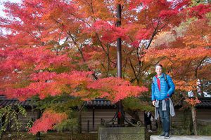 Những lưu ý về đồ dùng cho chuyến đi ngắm lá đỏ Nhật Bản