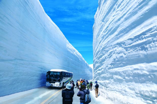 Con đường tuyết có một không hai tại Nhật