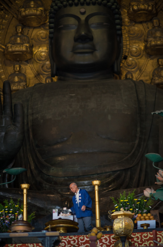 Tượng Phật Daibutsu bằng đồng lớn nhất thế giới ở chùa Todaiji