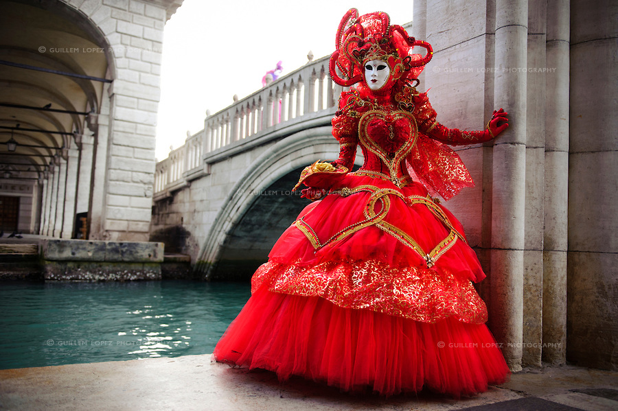 le-hoi-Carnival-Venice-mixtourist