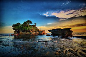 Đền Tanah Lot (Tanah Lot Temple)