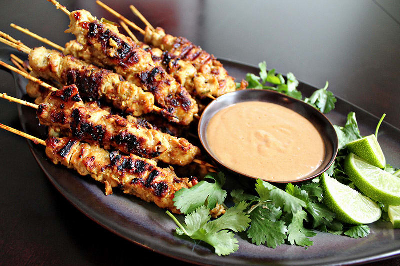 thịt nướng satay là một trong 30 món ăn ở singapore phải thử