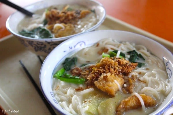 đầu cá bee hoon là một trong 30 món ăn ở singapore phải thử