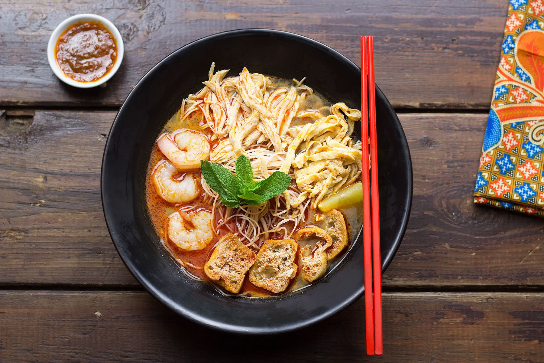 bún nước laksa là một trong 30 món ăn ở singapore phải thử