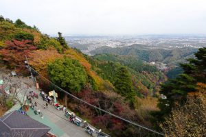 “Đưa nhau đi trốn” tại khu nghỉ mát núi Takao, ngoại ô Tokyo