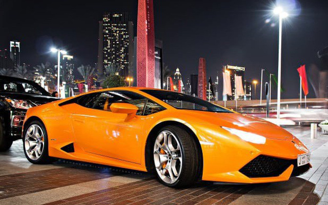 Thuê siêu xe Lamborghini lướt phố Dubai chưa đầy 4 tiếng, du khách trẻ người Anh đã bị phạt tới 1 tỷ đồng vì đi quá tốc độ