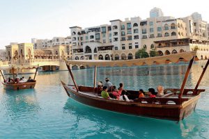 Trải Nghiệm Taxi Trên Nước Qua Vịnh Dubai Water Abra Và Du Lịch Dubai