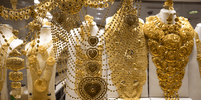 Lóa mắt trước chợ vàng lớn nhất ở Dubai - 1