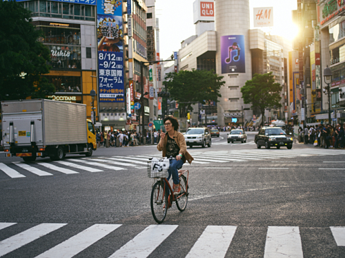 "Tại sao Nhật Bản sạch như vậy, dù không có nhiều thùng rác trên đường?" là câu nhiều khách nước ngoài thắc mắc khi lần đầu tới xứ sở mặt trời mọc. Ảnh: Marcus Low Photography.