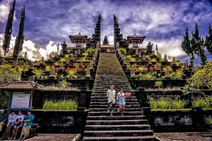 Đền Besakih  ngôi đền linh thiêng nhất đối với người Bali